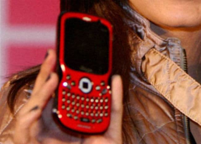 जानिए कैसे कॉल ड्राप से टेलिकम कंपनियां काटती हैं आपकी जेब, TRAI लगायेगा इन कंपनियों पर लगाम