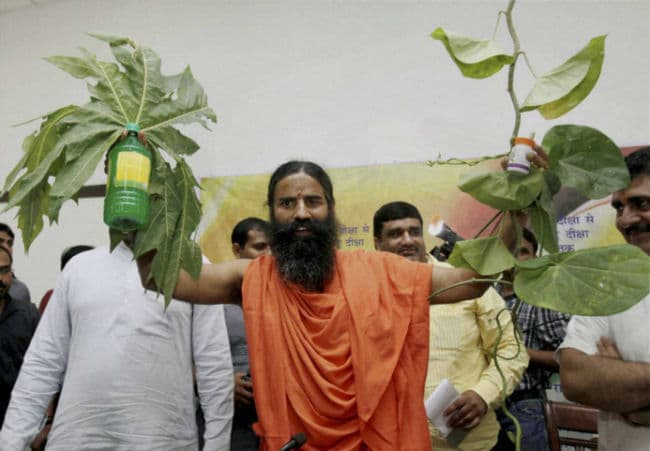 दवा पर रामदेव ने आरोपों को नकारा, कहा वैधानिक चेतावनी जारी करेंगे