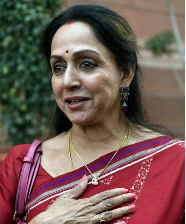 हेमा मालिनी और धर्मेंद्र ने मनायी शादी की 35वीं सालगिरह