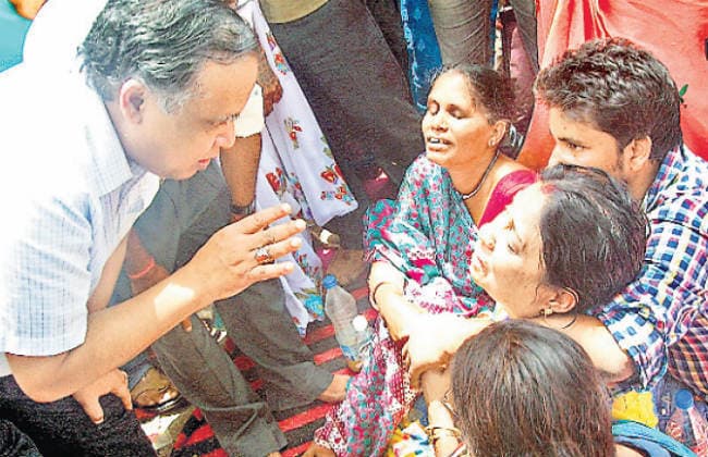 आक्रोश : डॉक्टर की हत्या के विरोध में राज्य भर में दूसरे दिन भी प्रदर्शन, मरीज लौटे, आज ठप रहेगी चिकित्सा सेवा