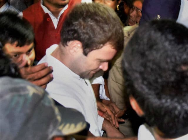 तेलंगाना में किसानों के मुद्दे पर राहुल ने मोदी, ‘मिनी-मोदी’ को आडे हाथ लिया