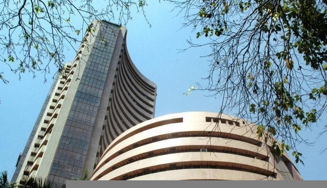 सेंसेक्स में 363 अंक की उछाल , एनएसई में भी बढ़त