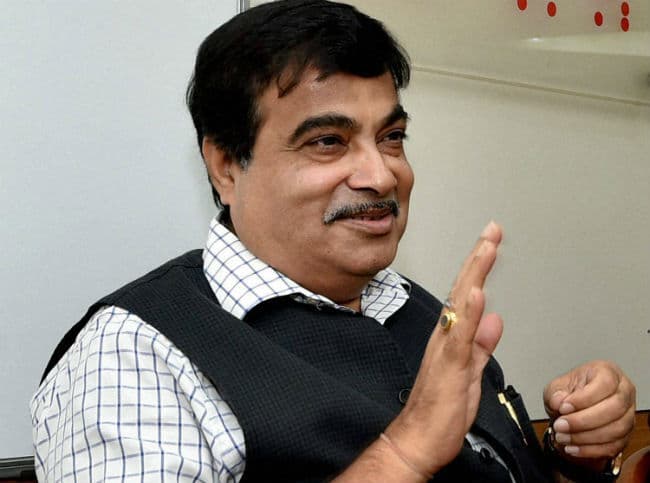 सरकार 3 लाख करोड रुपये की सडक परियोजनाओं का देगी ठेका : नितिन गडकरी