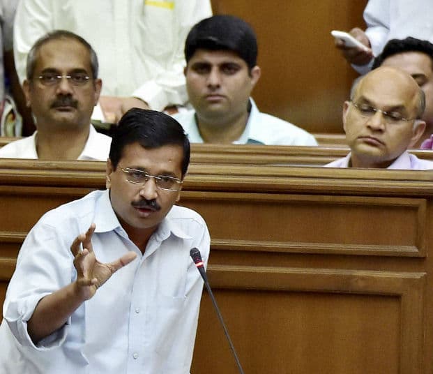 स्कूल के हेडमास्टर भी इतनी दखलंदाजी नहीं करते जितना उपराज्यपाल नजीब जंग कर रहे हैं : अरविंद केजरीवाल