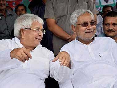 जदूय-राजद के बीच के गतिरोध को दूर करने शरद यादव ने संभाला मोर्चा, नीतीश-लालू से की भेंट