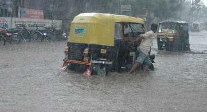 मानसून ने मुंबई में दस्तक दी