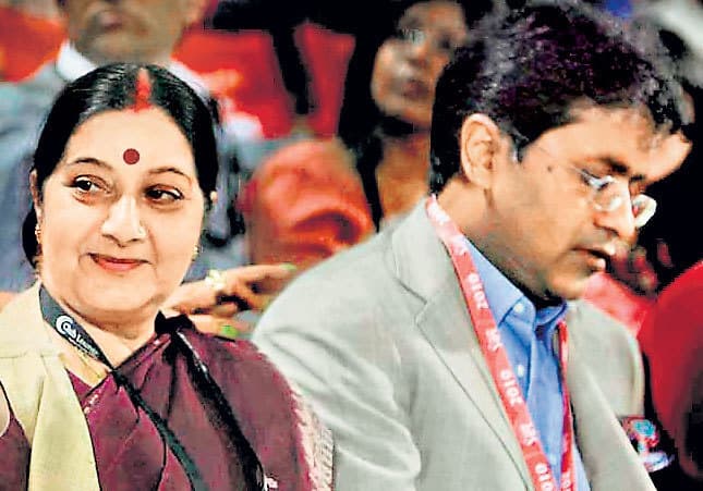 ललित मोदी प्रकरण पर पढ़ें पुष्परंजन का लेख