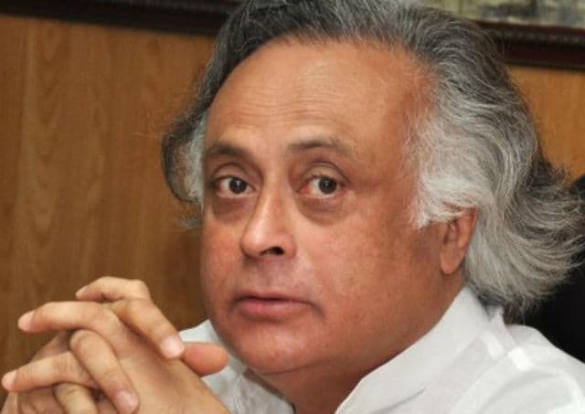 सुषमा-वसुंधरा को हटाने पर अड़ी कांग्रेस, कहा ललित मोदी को बचाने में पीएम मोदी भी शामिल