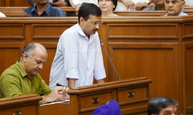 दिल्ली सदन में अरविंद केजरीवाल कबूलनामा : जीतेंद्र तोमर ने हमें धोखे में रखा
