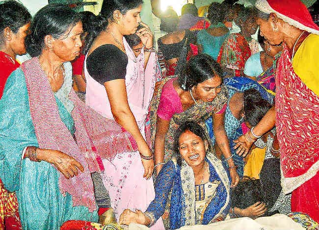 पत्नी की हत्या की संदूक में रखा शव, फौजी पति पर लगा आरोप