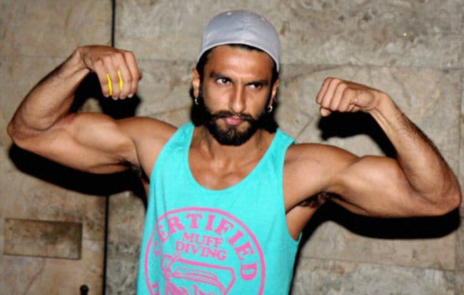 बालीवुड सितारों ने दी ''एनर्जी मैन'' रणवीर को जन्मदिन की शुभकामनाएं