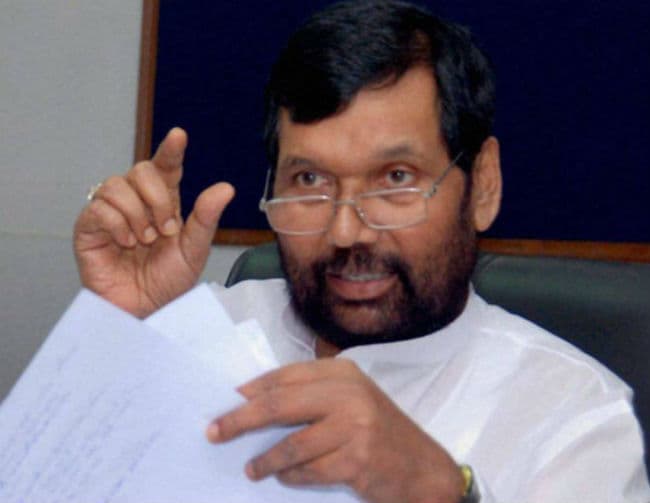 केंद्र ने राज्यों से कहा, जमाखोरों के खिलाफ सख्ती बरतें, अनाज की आपूर्ति बढाएं