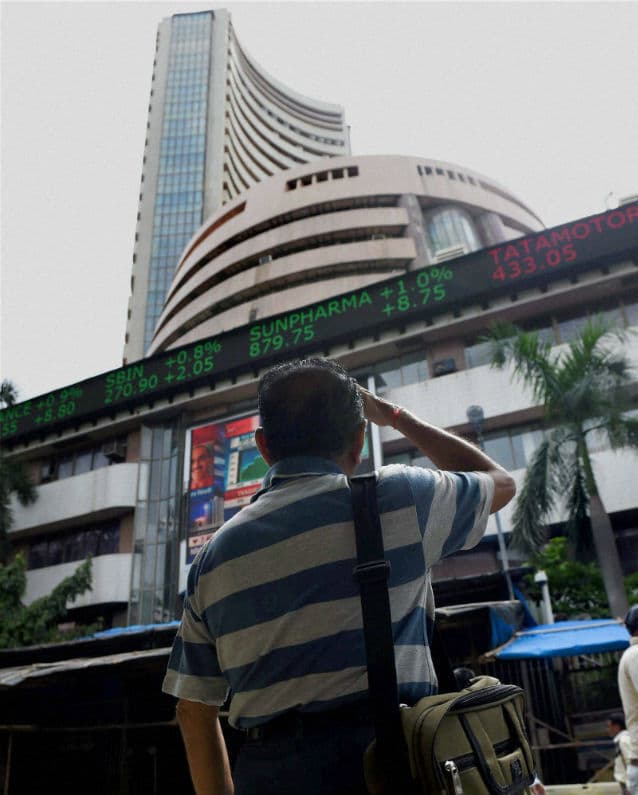 चीन में भारी गिरावट और यूनान की चिंता से सेंसेक्स 484 अंक टूटा, पहुंचा 28000 के नीचे