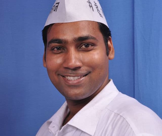 केजरीवाल के एक और विधायक पर चार सौ बीसी का आरोप, हिरासत में पूछताछ के बाद गिरफ्तार