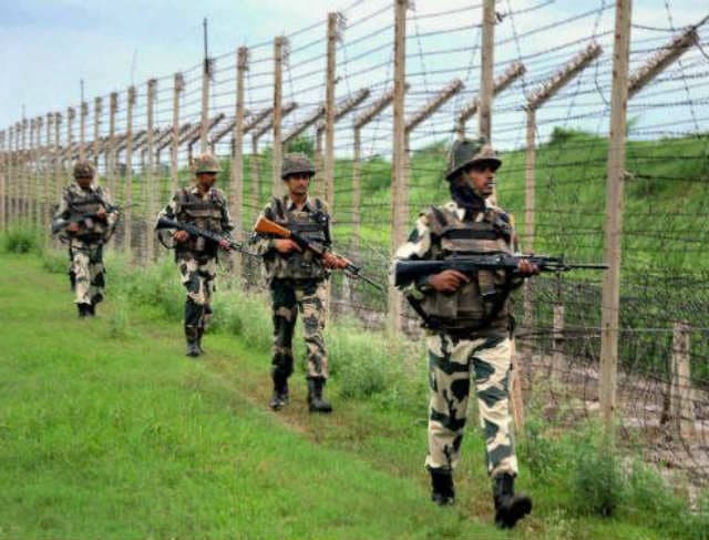 बीएसएफ ने की घुसपैठ की कोशिश नाकाम, जम्मू में पांच बांग्लादेशी गिरफ्तार