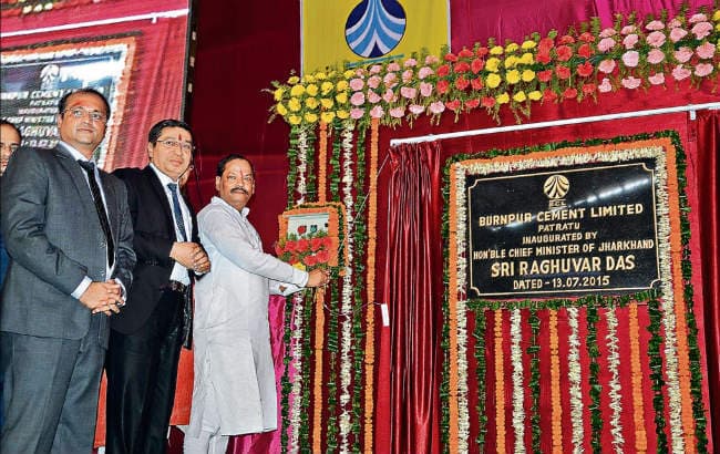 पतरातू : बर्नपुर सीमेंट प्लांट का उदघाटन, विकास विरोधी सफेदपोश व गुंडों से सतर्क रहें : मुख्यमंत्री