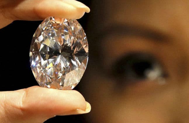 मंदी के कारण हीरा उद्योग की चमक फीकी