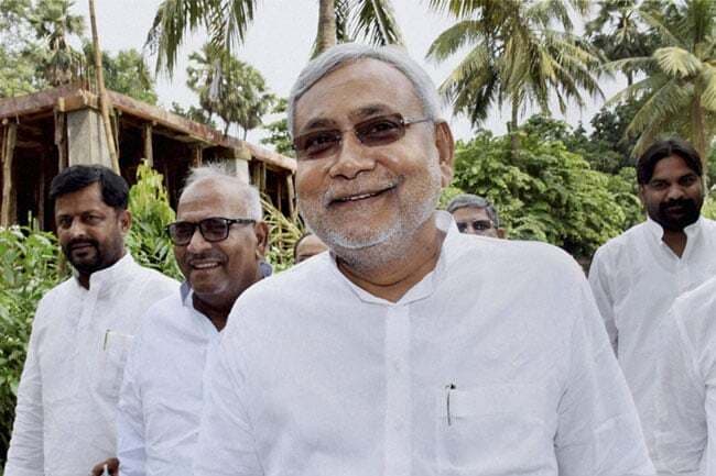 नीतीश के ट्वीट पर दिन भर चलती रही बयानबाजी