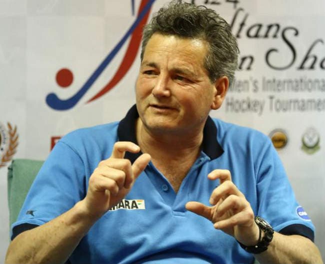 वान ऐस ने कहा, मुझे हटाने के तरीके ढूंढ रहा था ''निरंकुश'' बत्रा