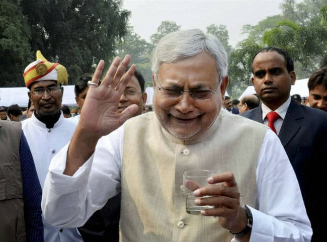 नरेंद्र मोदी के बिहार दौरे से पहले नीतीश कुमार ने किया ट्वीट,अच्छे दिन का इंतजार कब होगा खत्म?