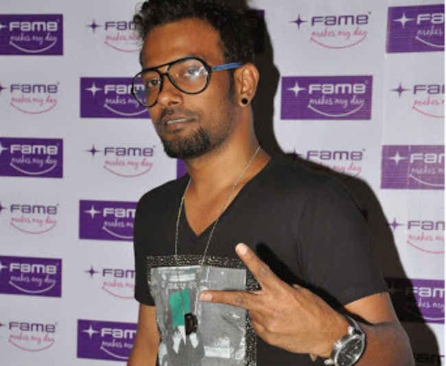 मैं खुश हूं कि लोग मुझे गंभीरता से ले रहे हैं : धर्मेश