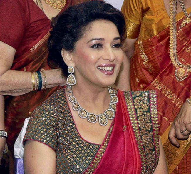 बॉलीवुड हस्तियों ने दी फैंस को ''मित्रता दिवस'' की शुभकामनायें