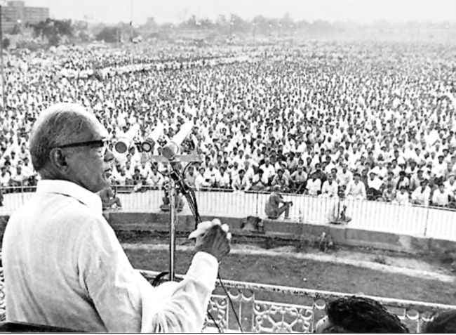 11 वर्ष में 13 सीएम, चार राष्ट्रपति शासन