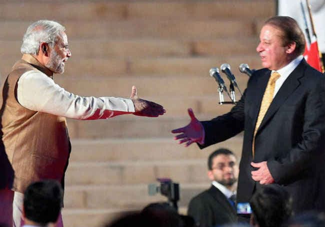 पाकिस्तानी जेलों से रिहा होकर स्वदेश लौटे मछुआरे, खुशी से झुमे परिजन