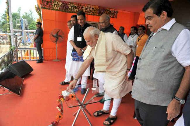 नरेंद्र मोदी ने की बिहार के लिए विशेष पैकज की घोषणा