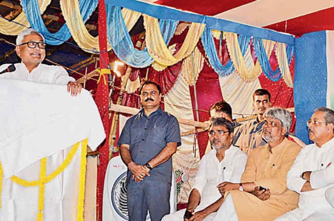 सवा लाख करोड़ के विशेष पैकेज का एलान भी जुमला : नीतीश