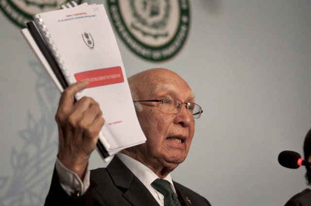 नरेंद्र मोदी सरकार अपनी शर्तों पर हमसे बातचीत करना चाहती है : सरताज अजीज