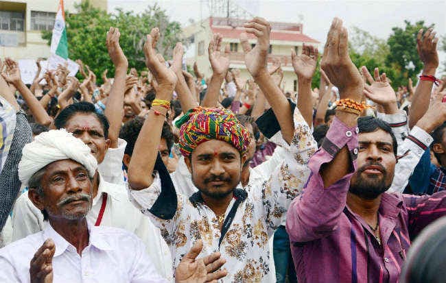 यदि पटेलों को आरक्षण दिया तो गुजरात सरकार को उखाड फेंकेंगे : ओबीसी समुदाय