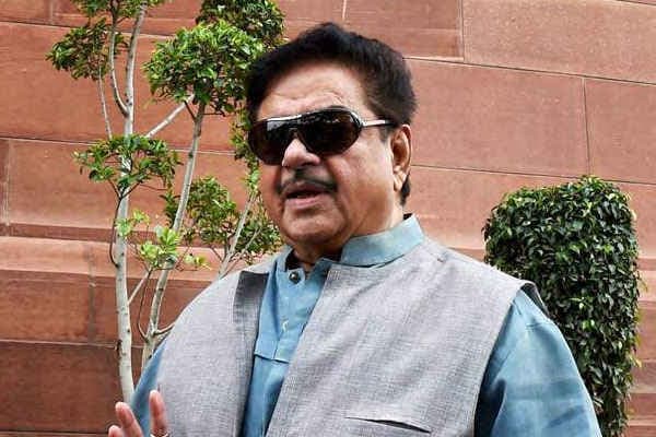 शत्रुघ्न ने पार्टी को दी कार्रवाई करने की चुनौती, कहा, ''हर क्रिया की प्रतिक्रिया होती है''
