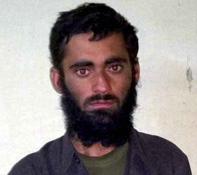 जब मिर्ची बम से घबरा गया पाकिस्तानी गिरफ्तार आतंकवादी