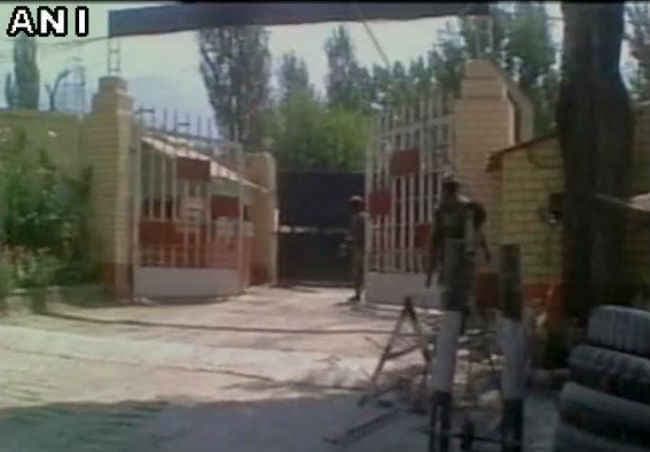 जम्मू-कश्मीर : सेना के शिविर में गलती से फटा बम, 12 जवान घायल, 7 गंभीर