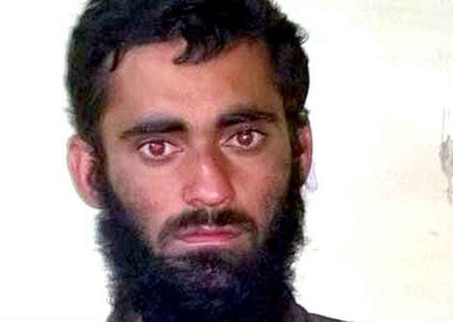 हेलो, मैं सज्जाद का भाई बोल रहा हूं..........