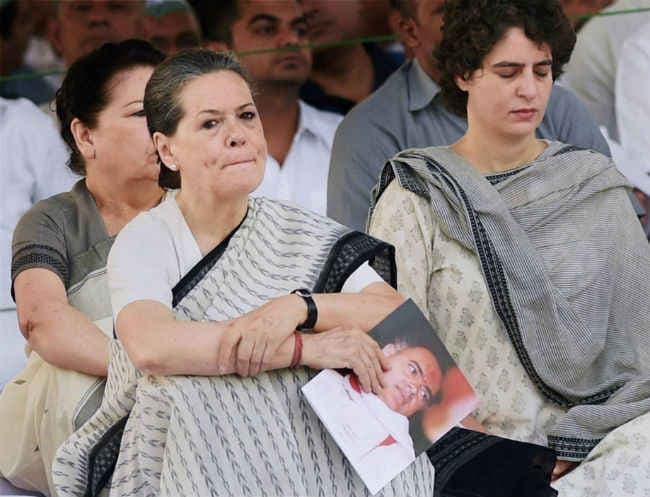 राजीव गांधी की खूबसूरती पर फिदा हो गयी थीं सोनिया गांधी, इसलिए रचाया था विवाह