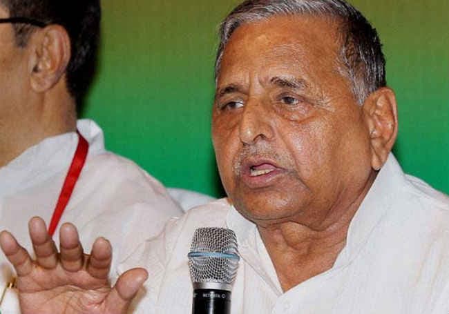 बिहार : सभी सीटों पर चुनाव लड़ेगी सपा, कहा एनडीए सांप्रदायिक, महागंठबंधन अहंकारी