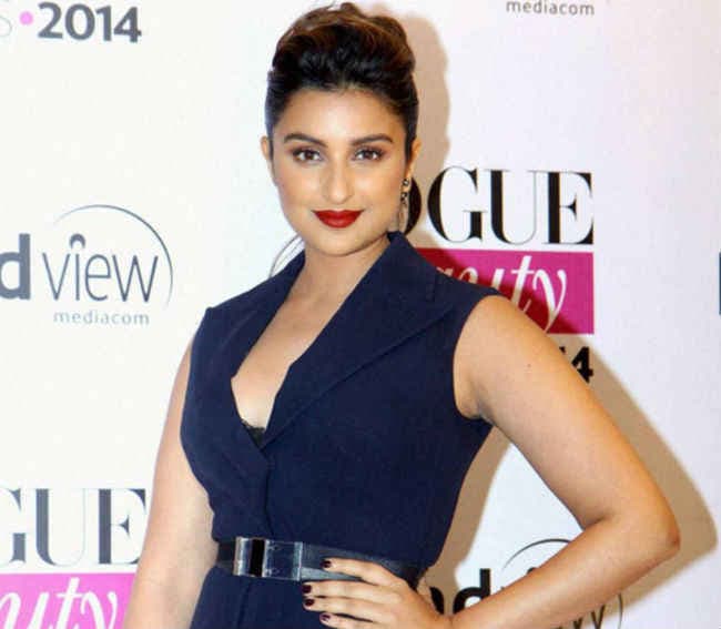 परिणिति चोपड़ा ने 10 लाख में दो शर्ट खरीदकर फैंस का किया ''किल दिल''