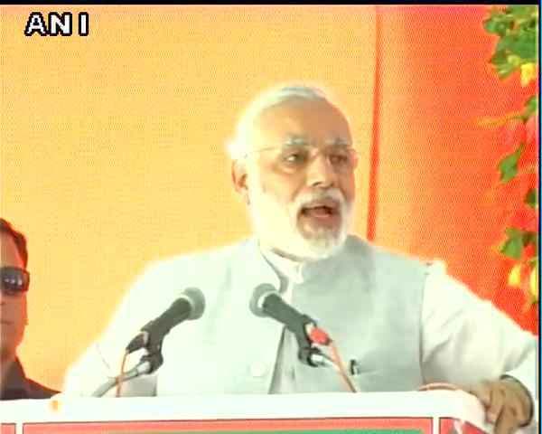 नरेंद्र मोदी ने कहा- वे 400 से 40 हो गये, हवालाबाजों की दुकान बंद हो गयी