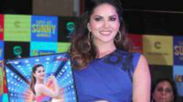 सनी लियोन ने लांच किया सुपरहॉट सनी मार्निंग डीवीडी