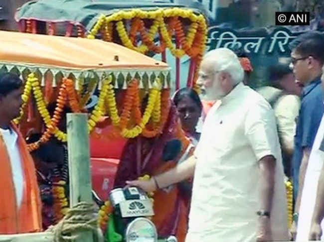 गरीबी से लड़ने का सबसे शक्तिशाली हथियार है शिक्षा : नरेंद्र मोदी