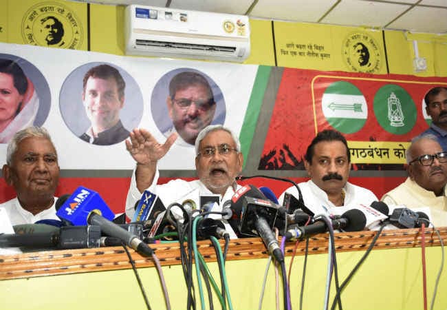 महागंठबंधन के निशाने पर आरएसएस, नजर में कास्ट कार्ड, पढिए नीतीश, लालू, सोनिया के उम्मीदवारों की पूरी सूची