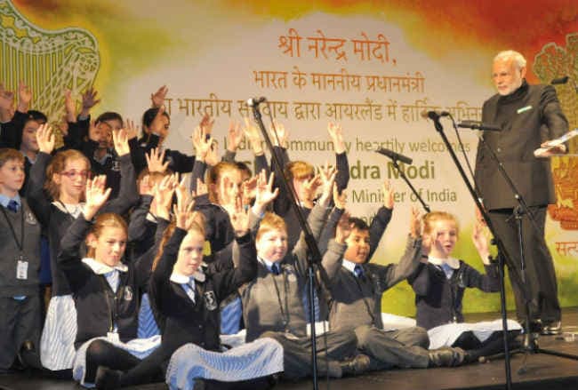 भारत में संस्कृत में श्लोक पढ़ने पर धर्मनिरपेक्षता पर उठता है सवाल : नरेंद्र मोदी