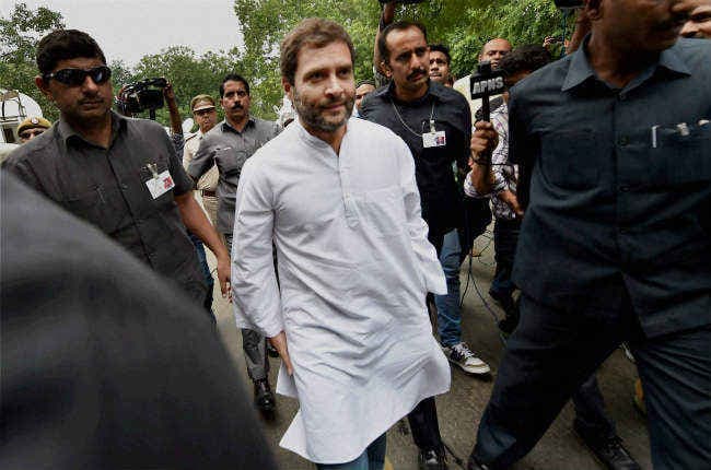 राहुल गांधी भारतीय राजनीति के "बिगडैल बच्चे" : एम जे अकबर
