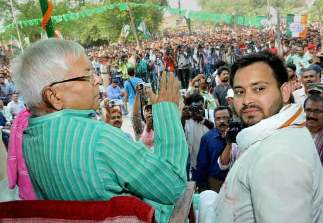 चुनाव आयोग ने दिया लालू पर एफआईआर दर्ज करने का आदेश