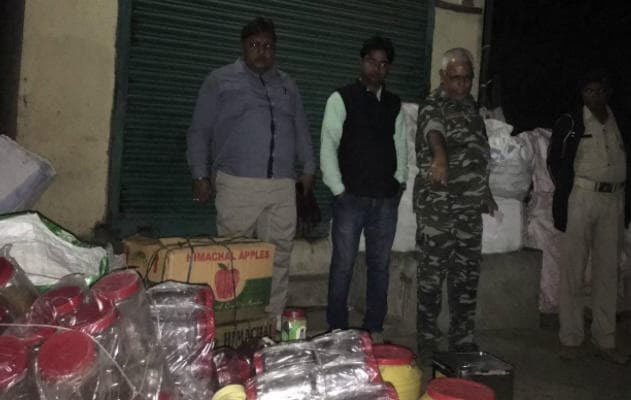 तिलैया में नकली घी की फैक्टरी का भंडाफोड़, गांजा भी बरामद