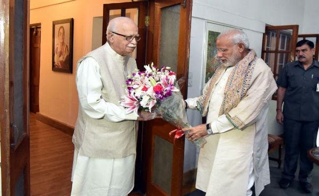 नरेंद्र मोदी ने जन्मदिन पर आडवाणी को दी बधाई, उन्हें अपनी प्रेरणा बताया