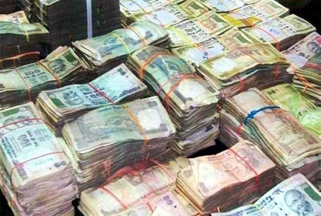 हवाला मार्केट व काला धन के व्यापारियों पर गिरी गाज