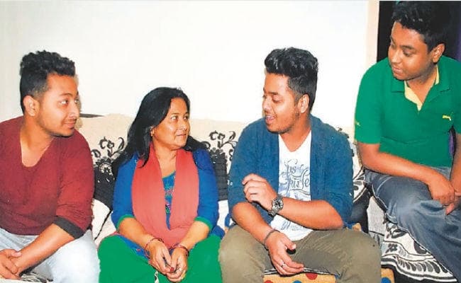 पांच कहानियों से जानें पांच दिनों की परेशानियां